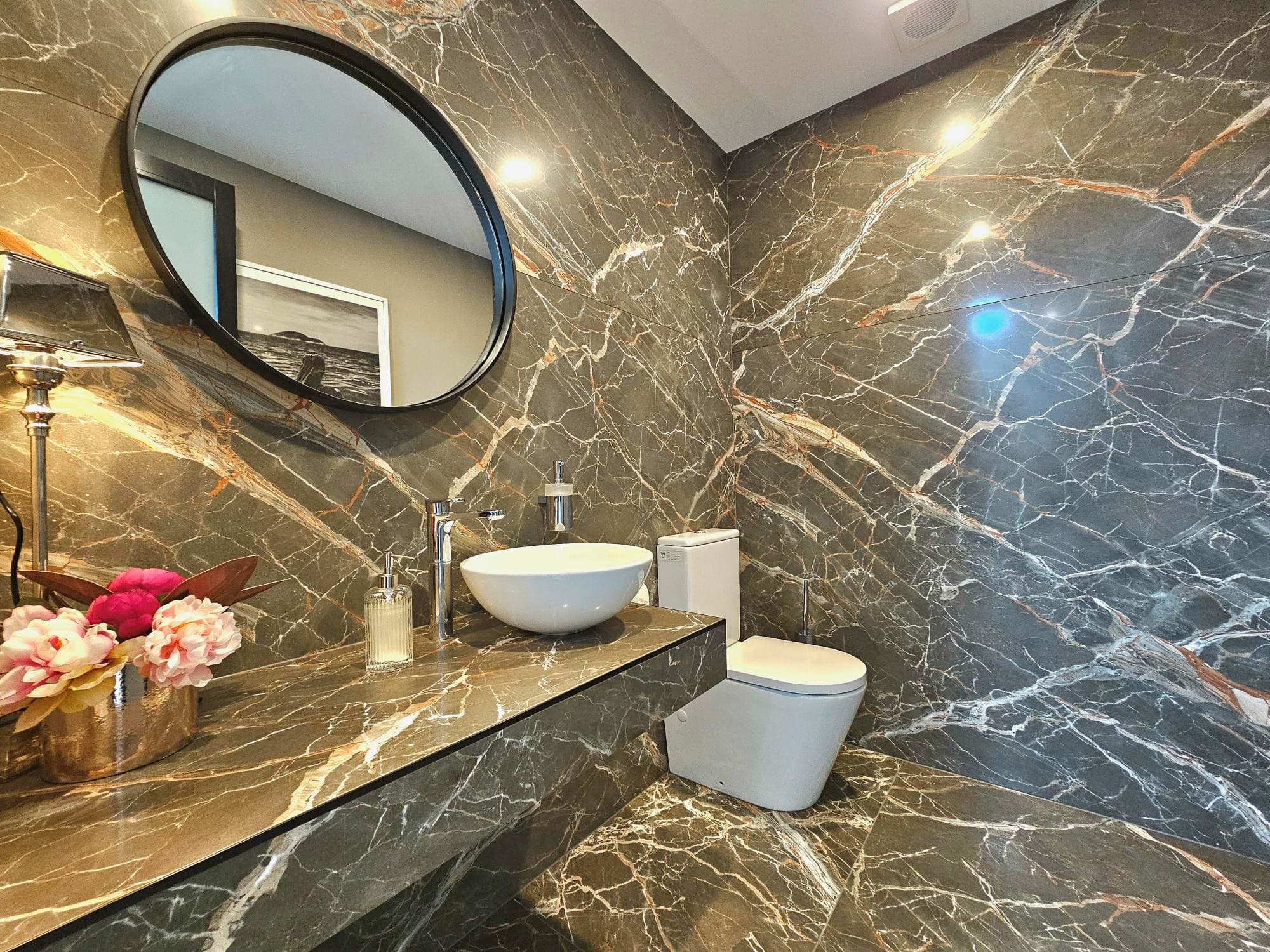Beauty Room detail 2