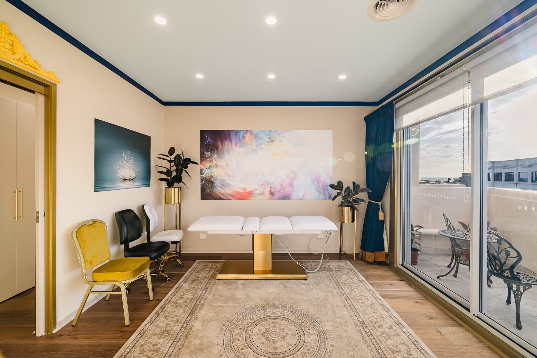 Room in Black Rock