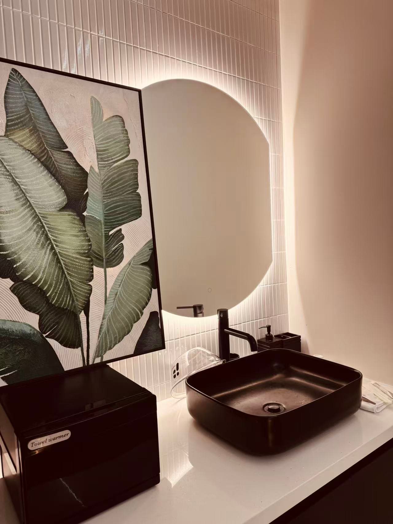 Beauty Room detail 2