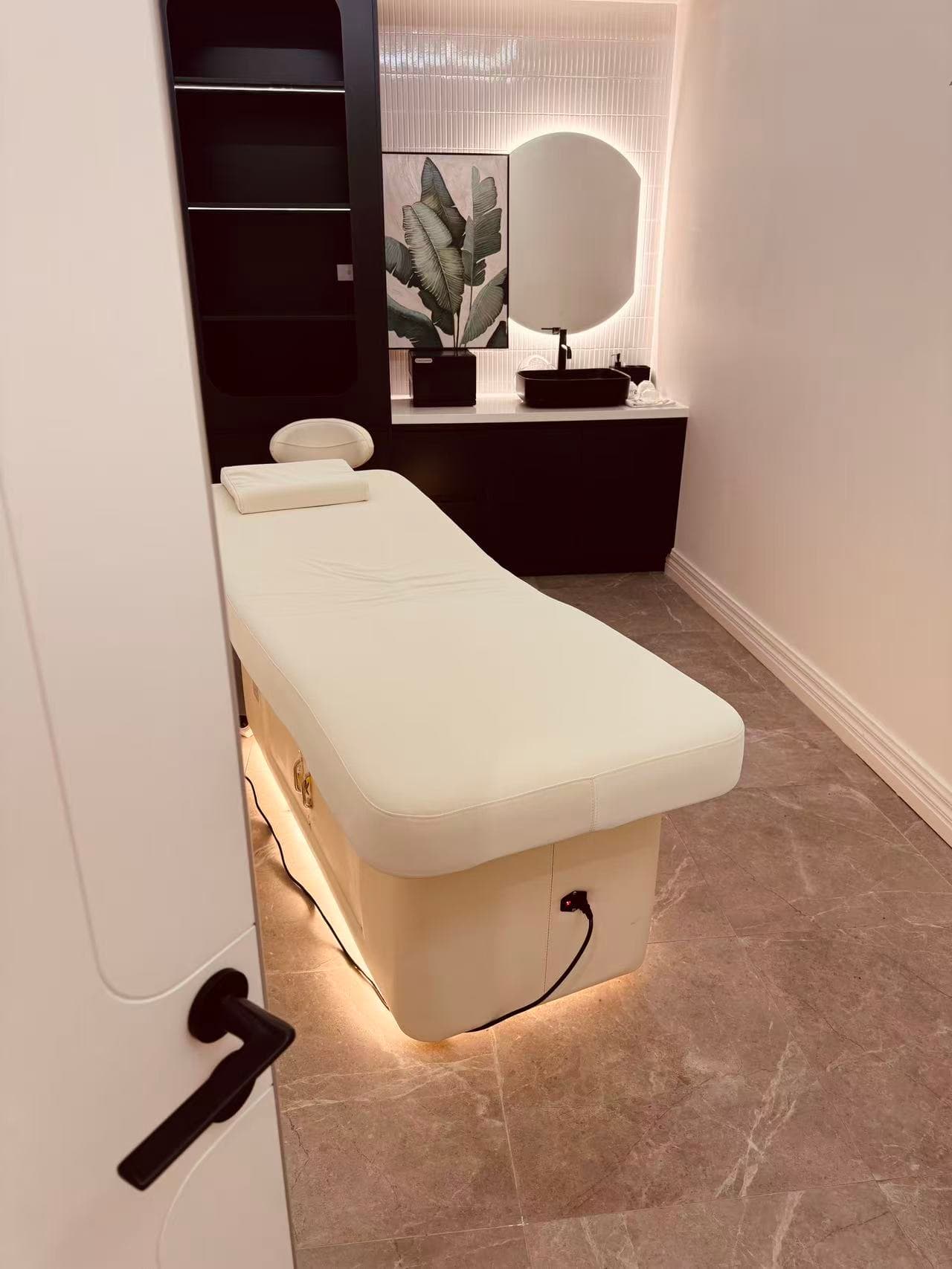 Beauty Room detail 3