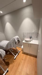 Beauty Room detail 2
