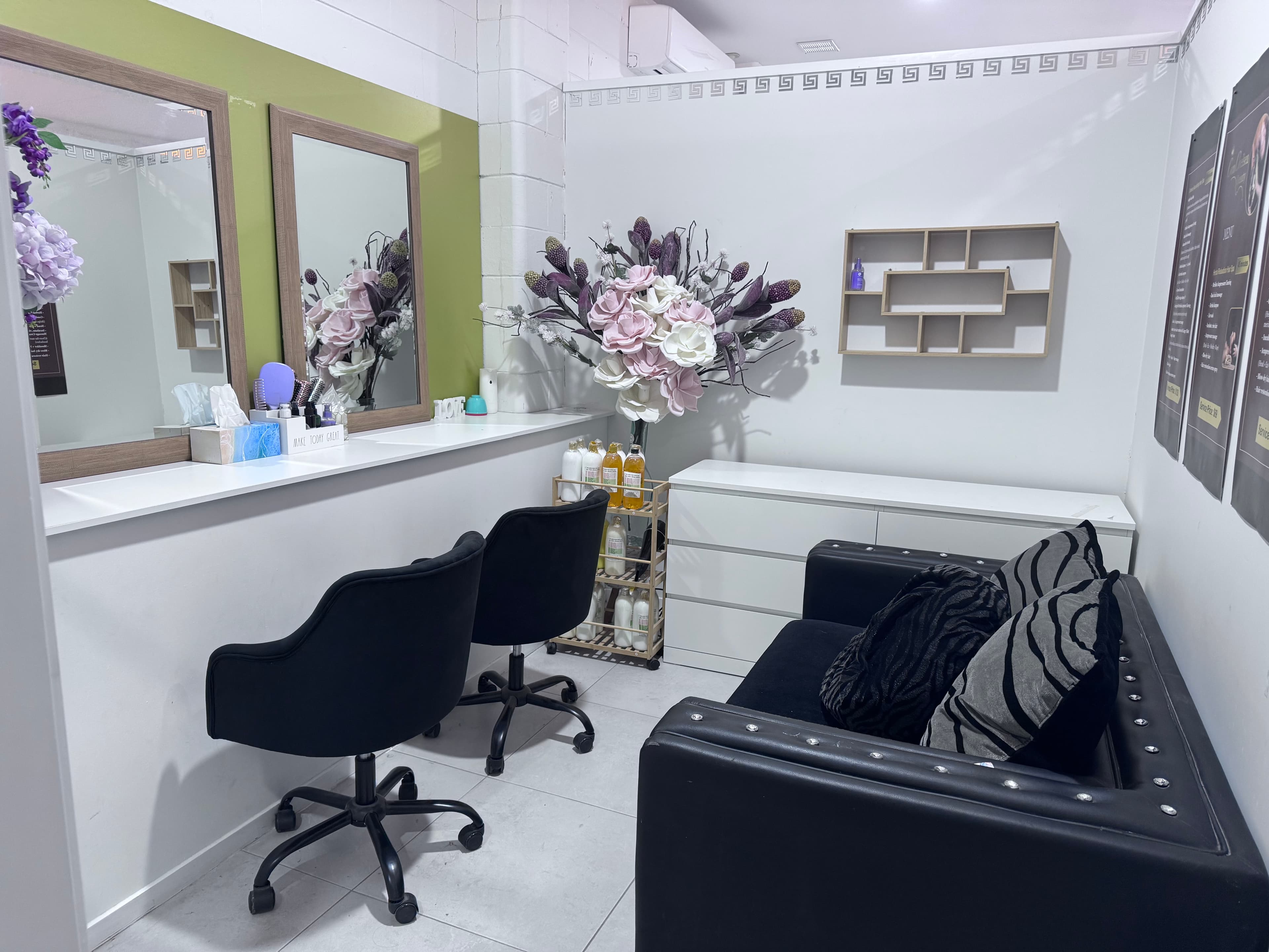 Beauty Room detail 3