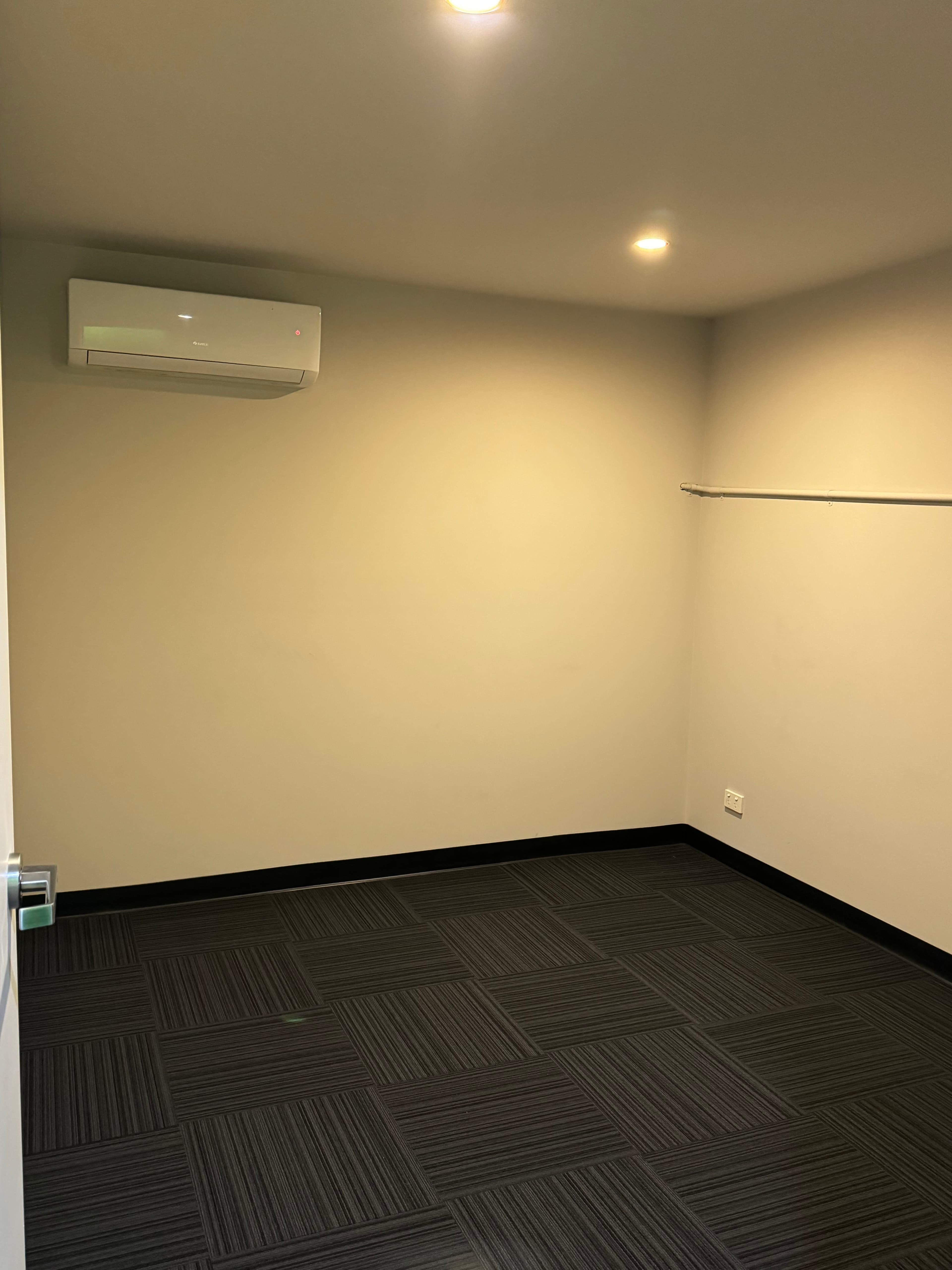 Therapy Room detail 2