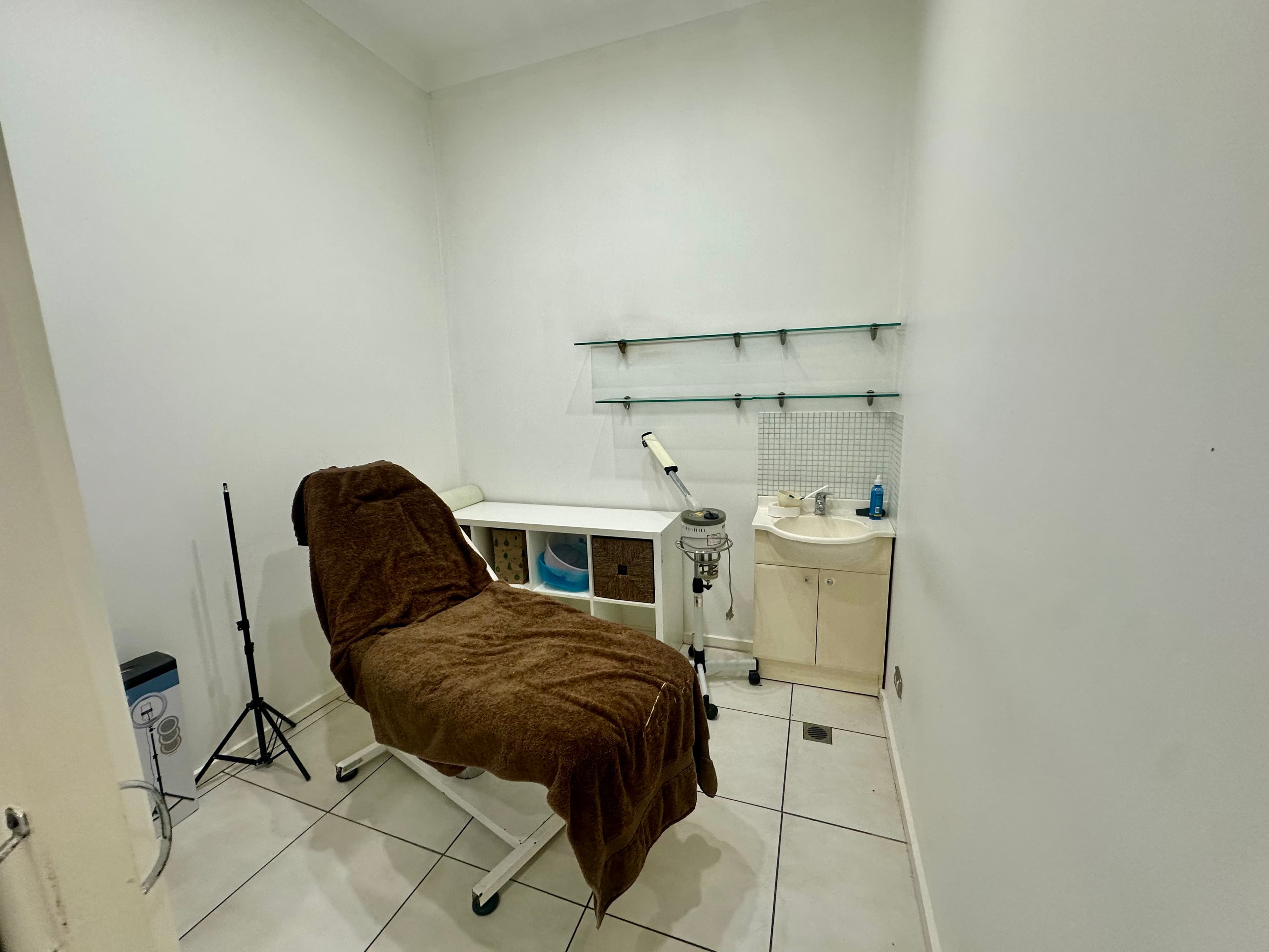 Room in Wareemba