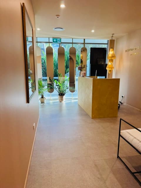 Beauty Room detail 3