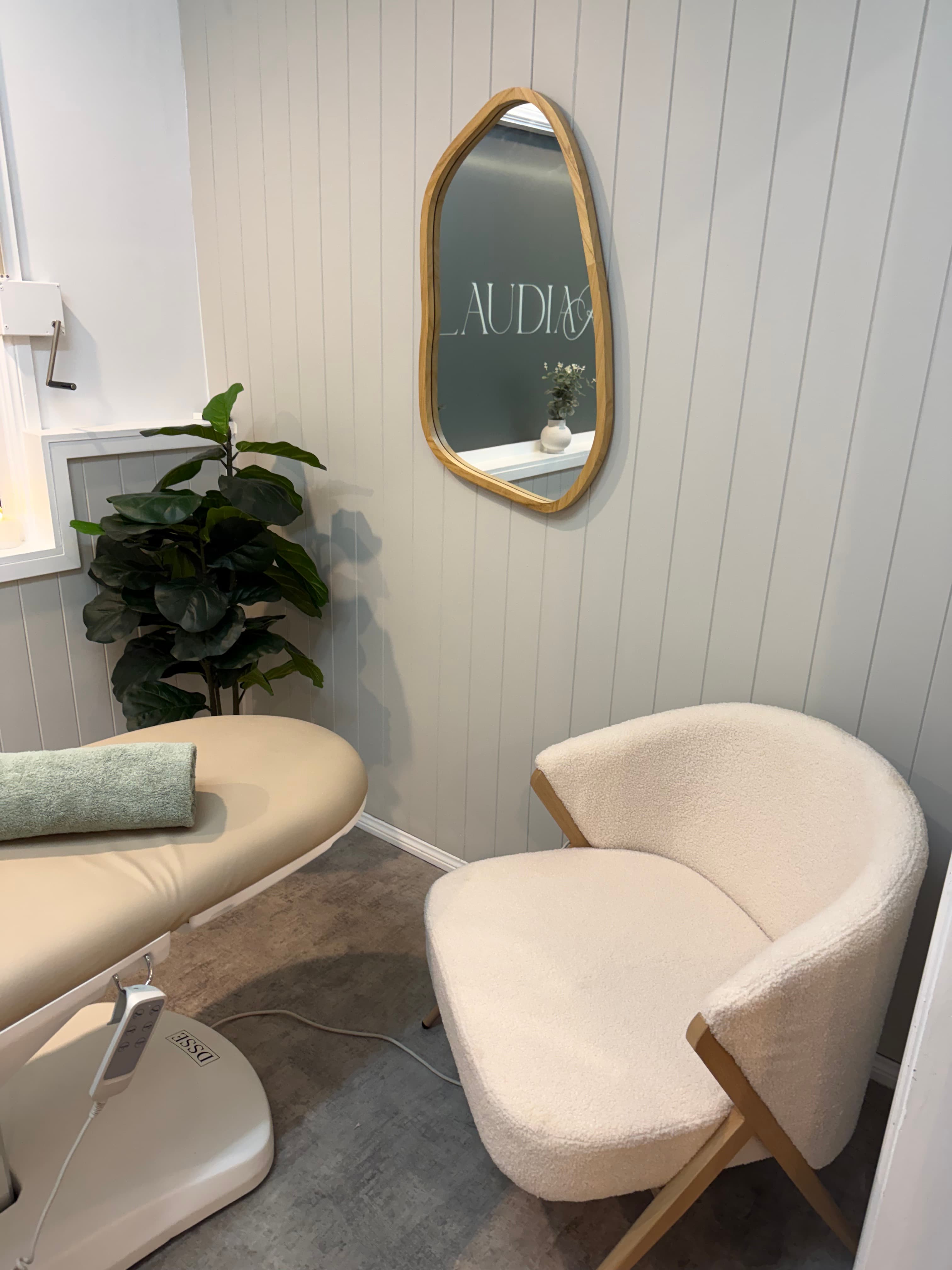Beauty Room detail 3