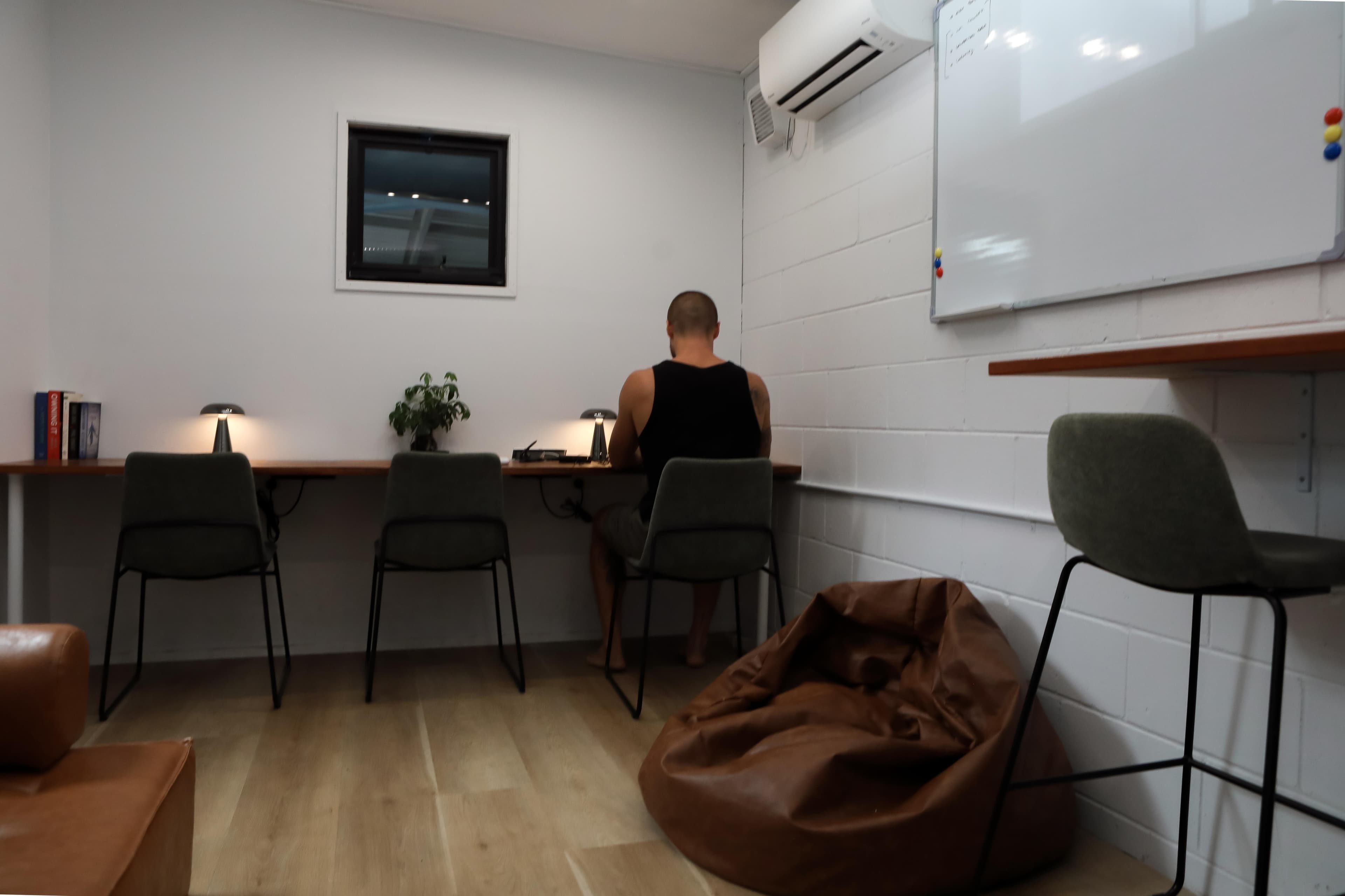 Room search in Burleigh Heads
