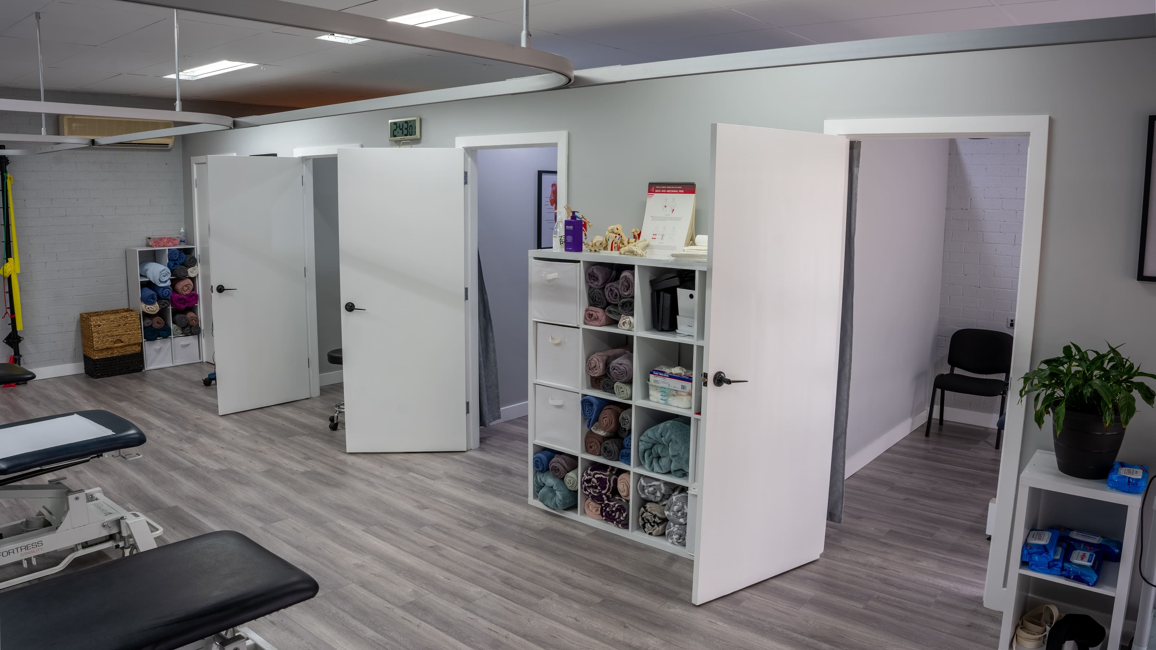 Room in Glossodia