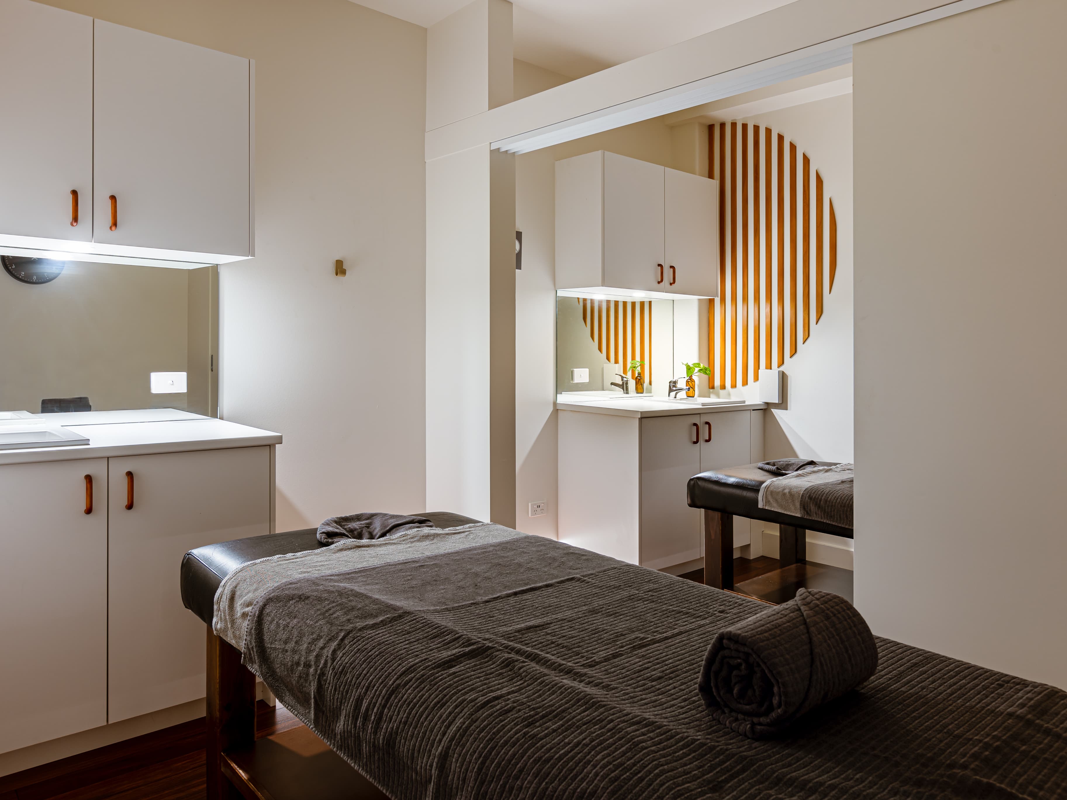 Beauty Room detail 2