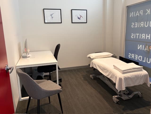 Room in Essendon North