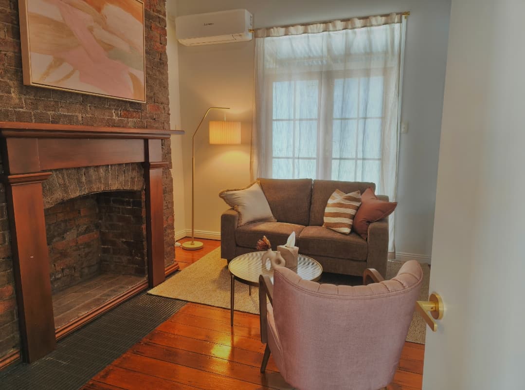 Room search in Red Hill