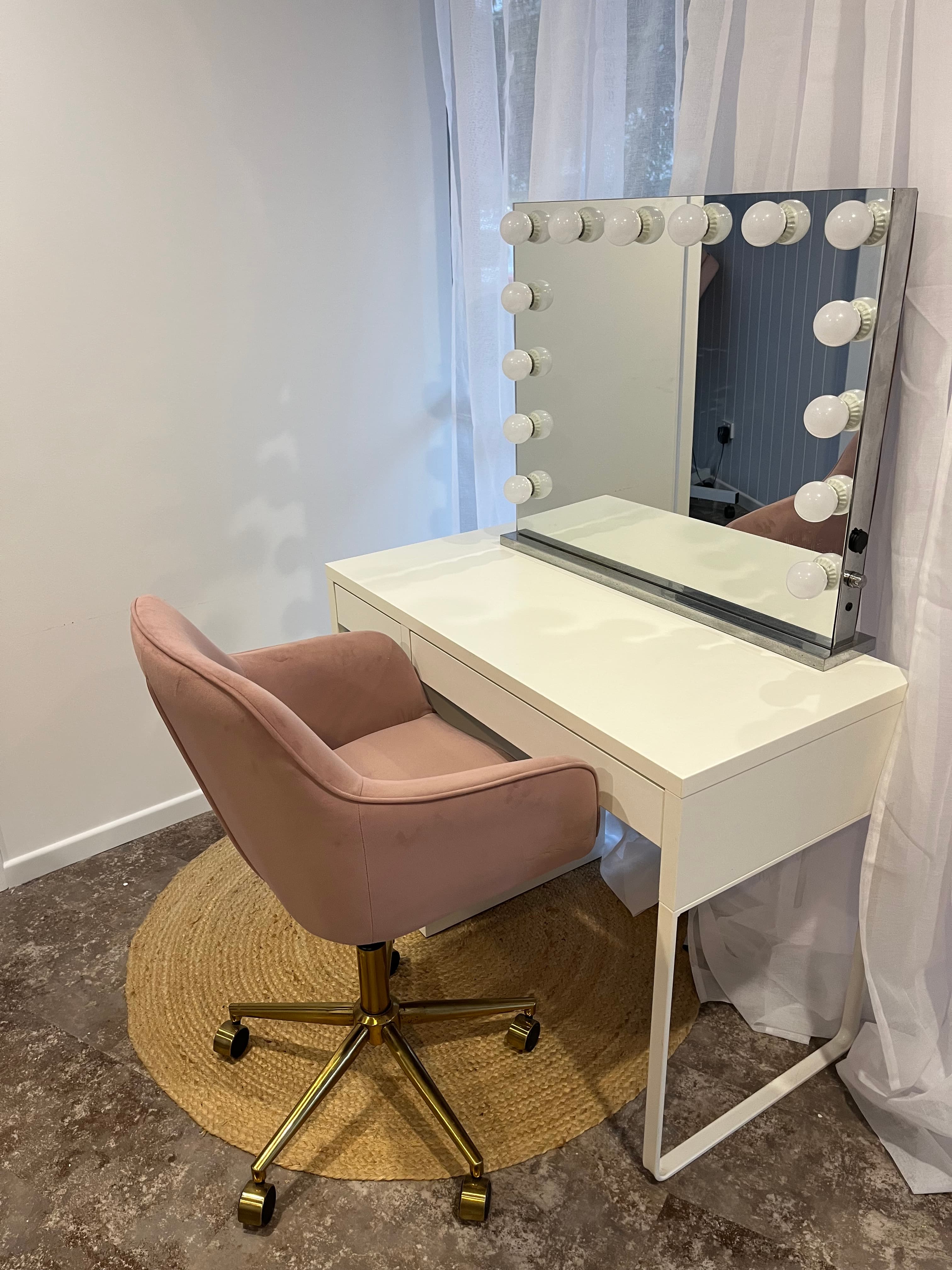 Beauty Room detail 3