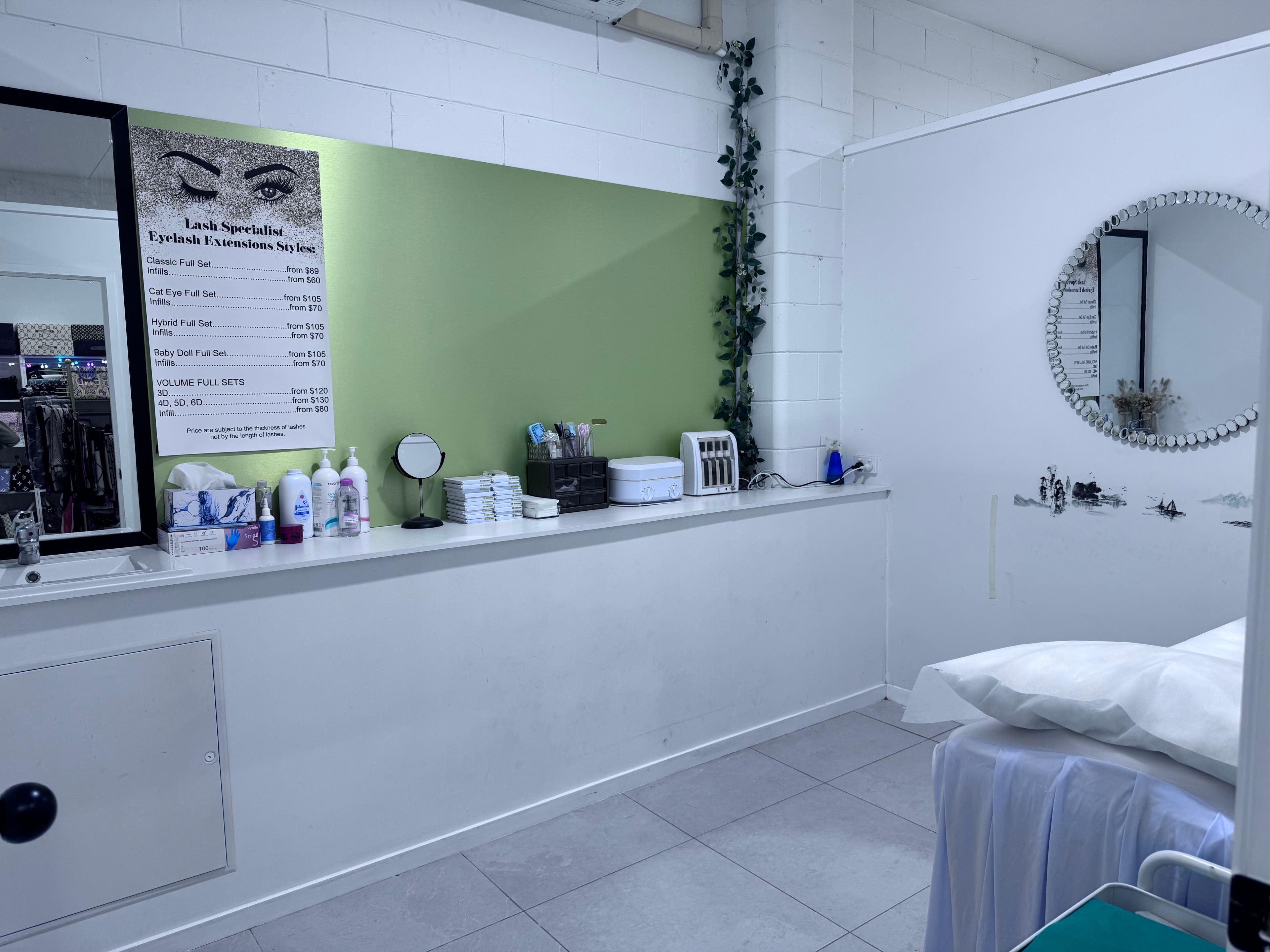 Beauty Room detail 3