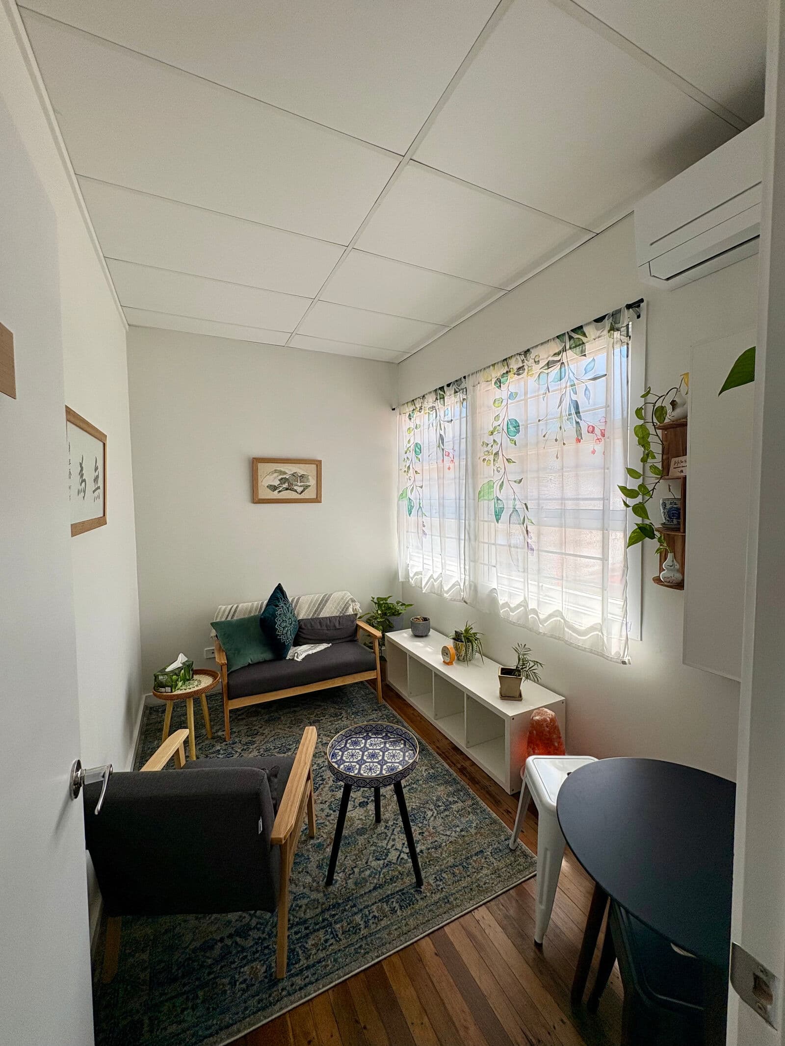 Therapy Room detail 2