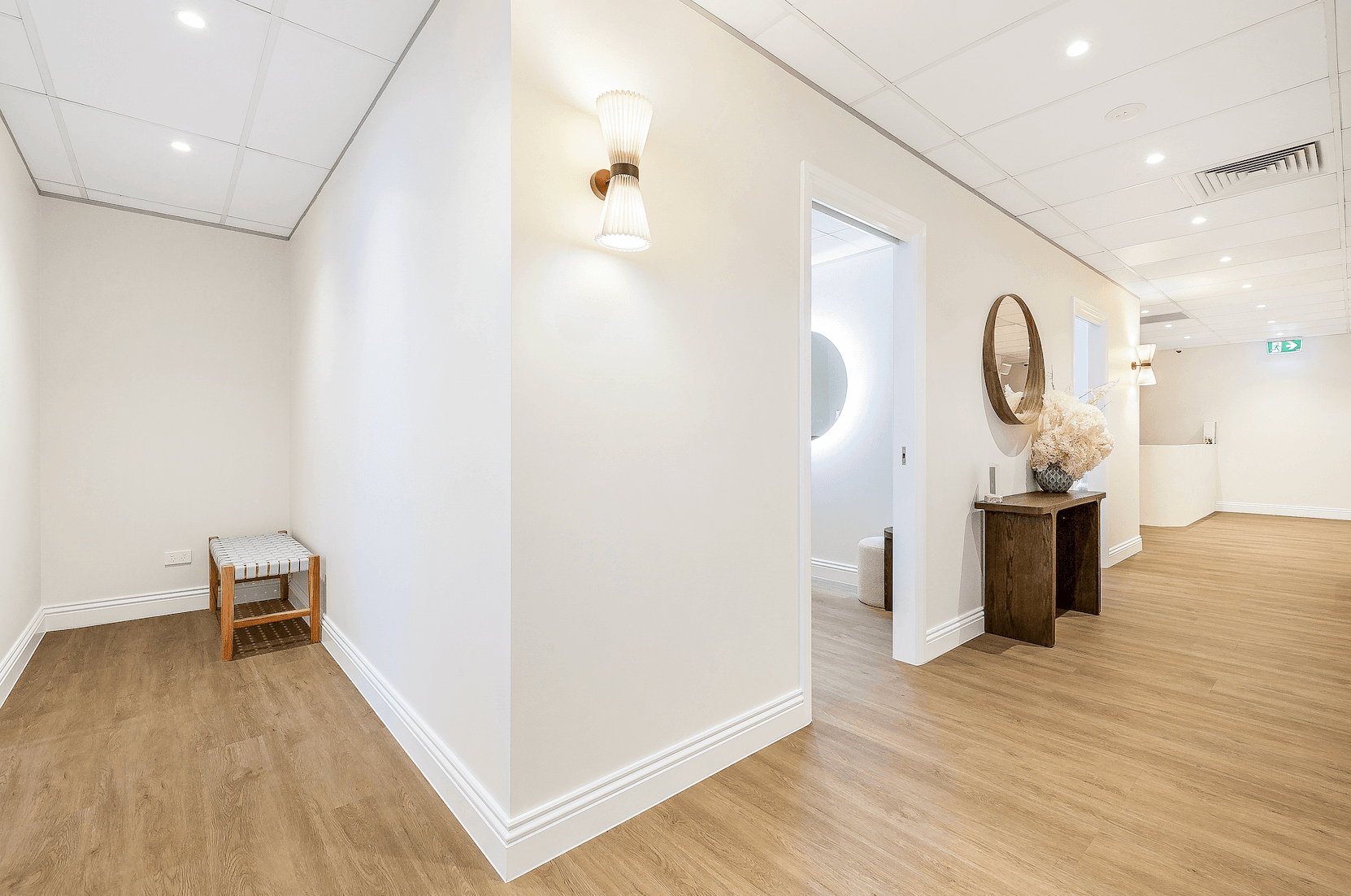Beauty Room detail 2